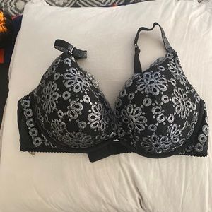 Victoria secret black with daisy embroidery silver gunmetal bra 38 D